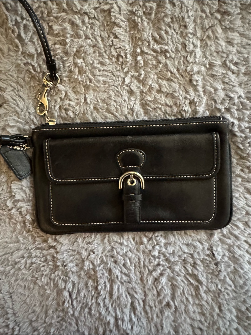 COACH Y2K SOHO Leather Buckle Wristlet - Gem